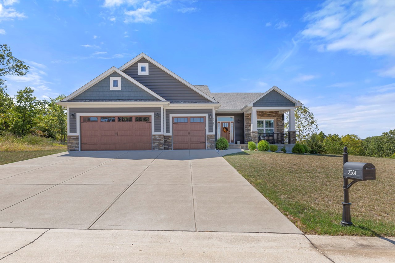 2281 Valleyview Dr.