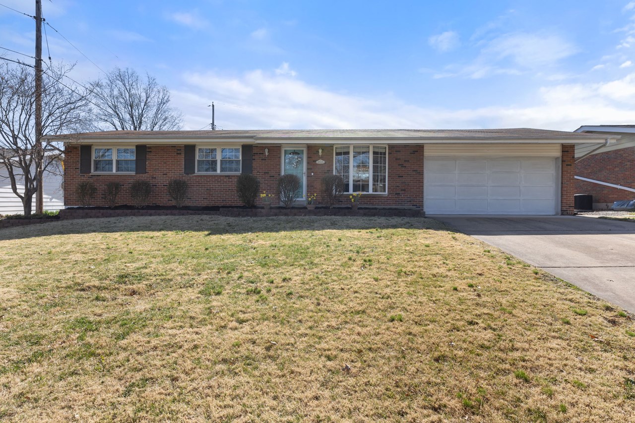 2818 Woodbury Dr